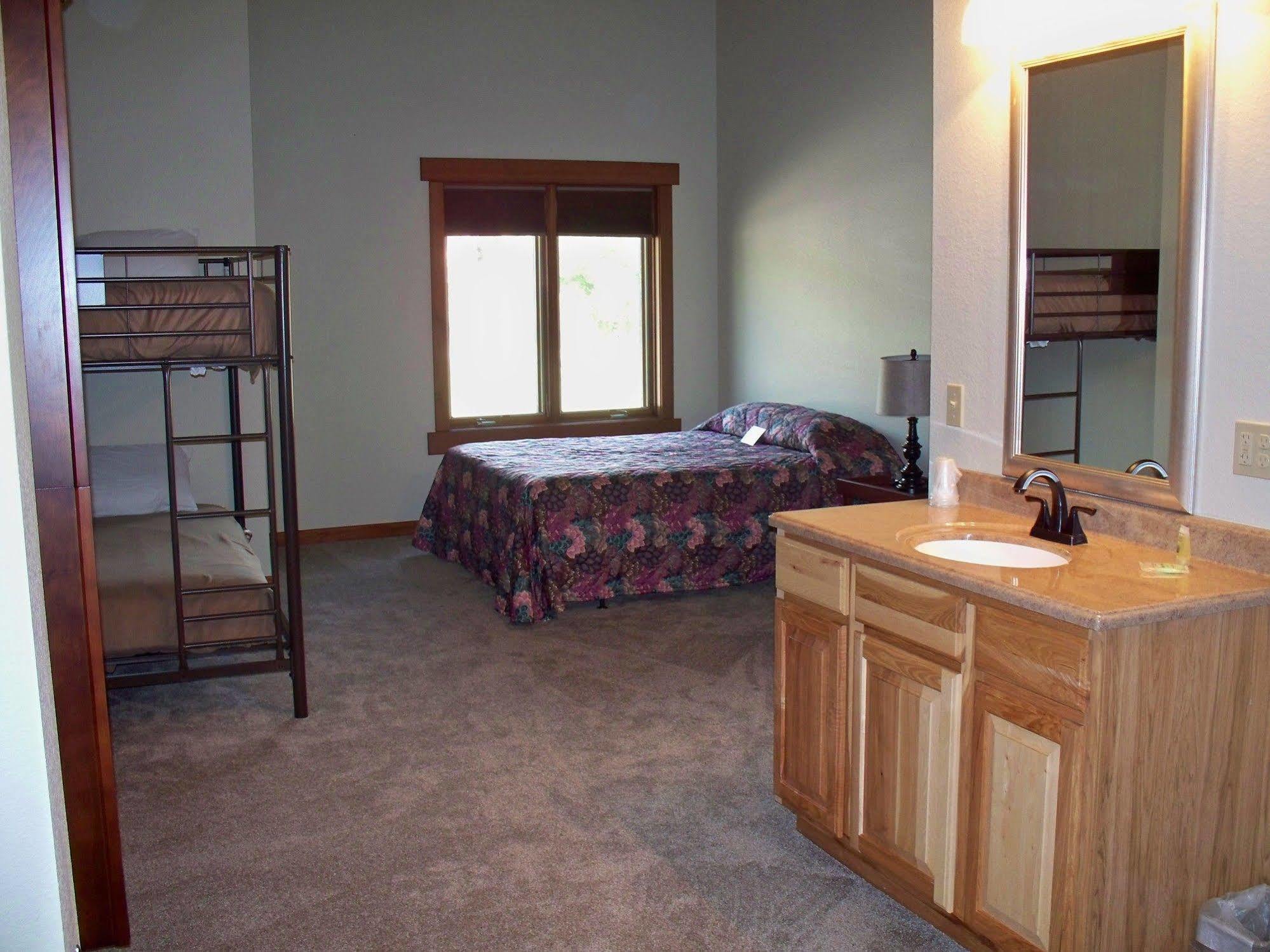 רפיד סיטי Canyon Lake Resort מראה חיצוני תמונה